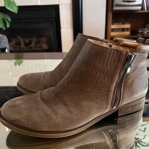 Franco Sarto - Women’s Putty Gray Buttery Soft Leather Booties - Size 10 GUC